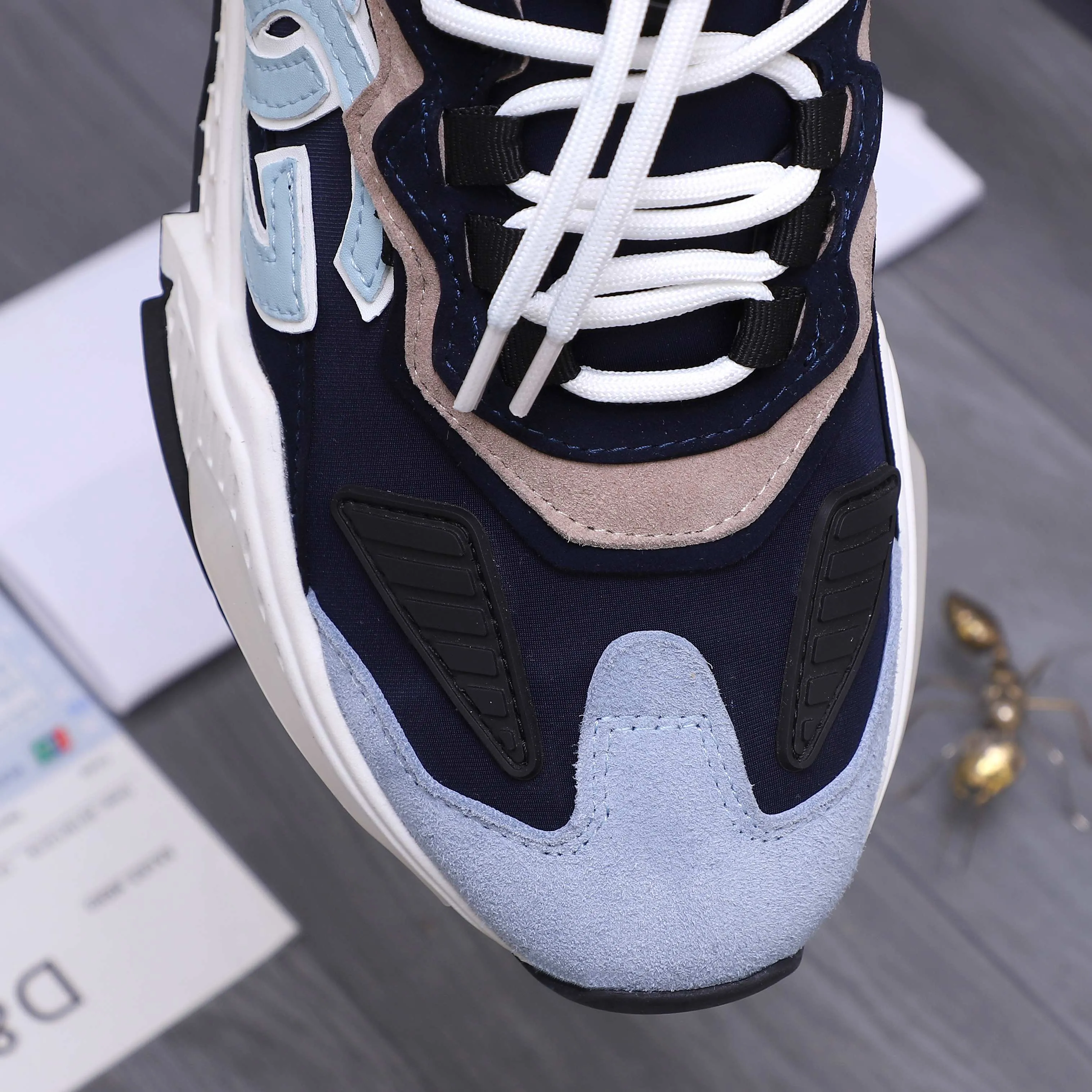 Men's shoes 💰560 Product trademark: DG (Dolce & Gabbana) Couple casual shoes Regular size: 35-46 Product materials: Selected cowhide stitching frosted upper, cowhide insole, original outsole